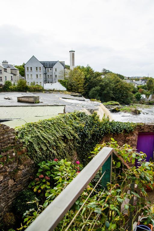Byrnes Wine Dine Stay Ennistimon Bagian luar foto