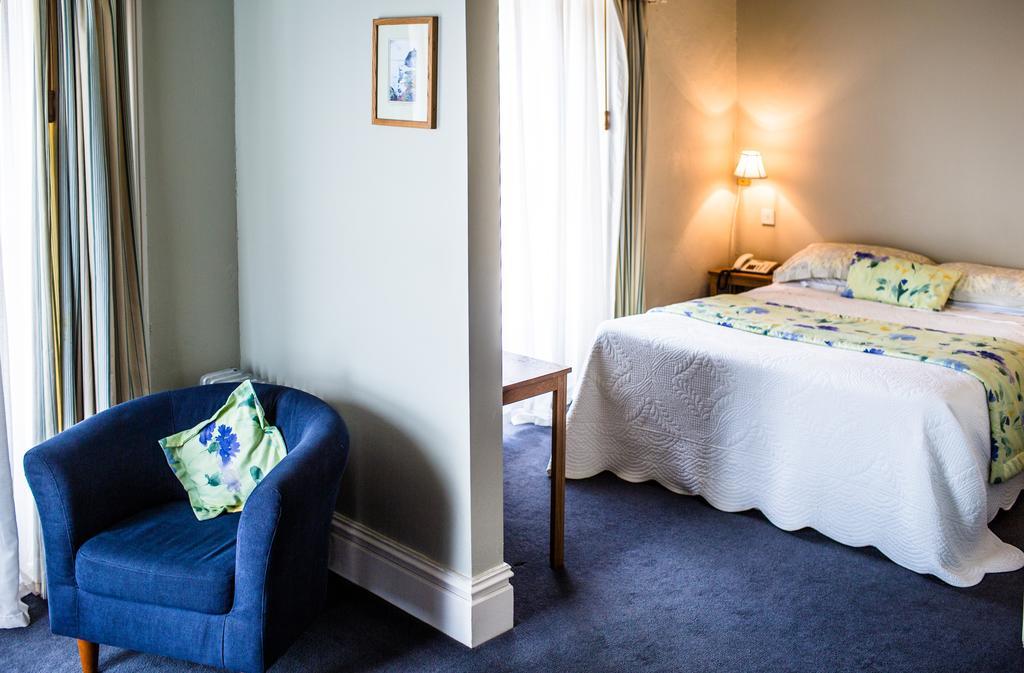 Byrnes Wine Dine Stay Ennistimon Ruang foto