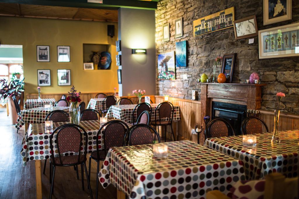 Byrnes Wine Dine Stay Ennistimon Bagian luar foto