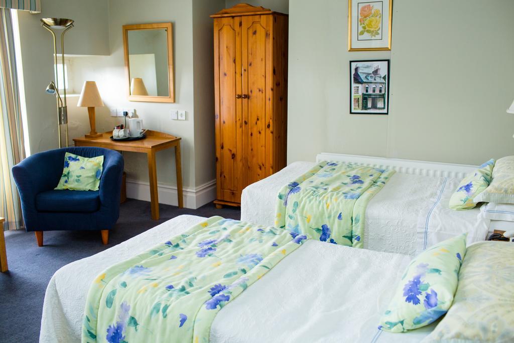 Byrnes Wine Dine Stay Ennistimon Ruang foto
