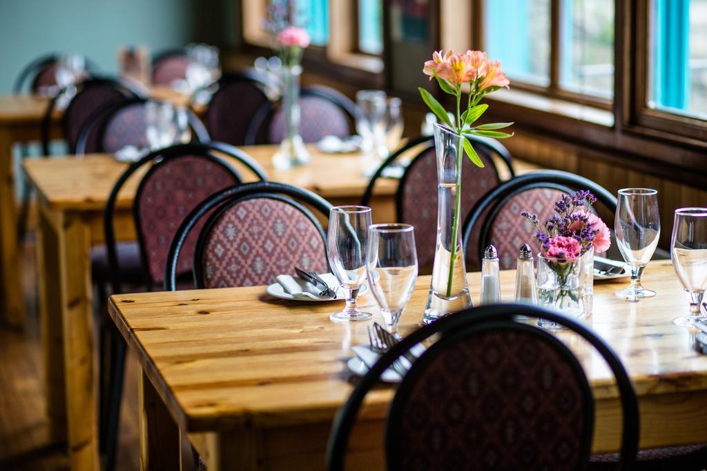 Byrnes Wine Dine Stay Ennistimon Bagian luar foto
